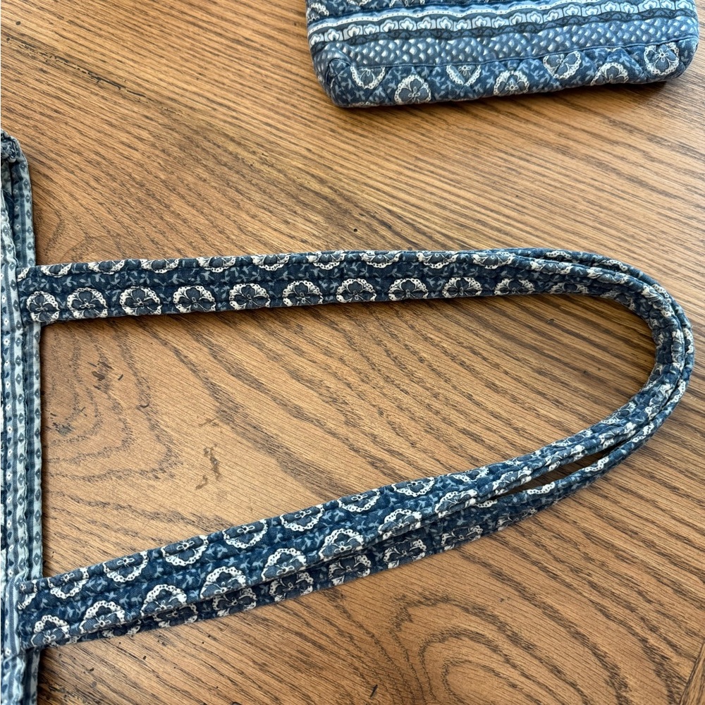 Vera Bradley Blue and White Tote Bag - Picture 7 of 10